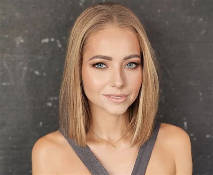 Agata Rubik in Bathing Suit is "Santa on the Beach" — Celebwell