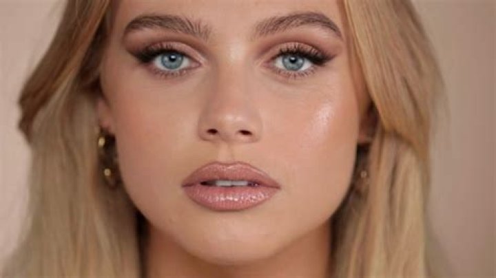 Ali Andreea Net Worth & Earnings (2024)