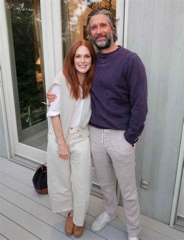 Caleb Freundlich – Bio, Facts, Family Life of Julianne Moore & Bart Freundlich’s Son