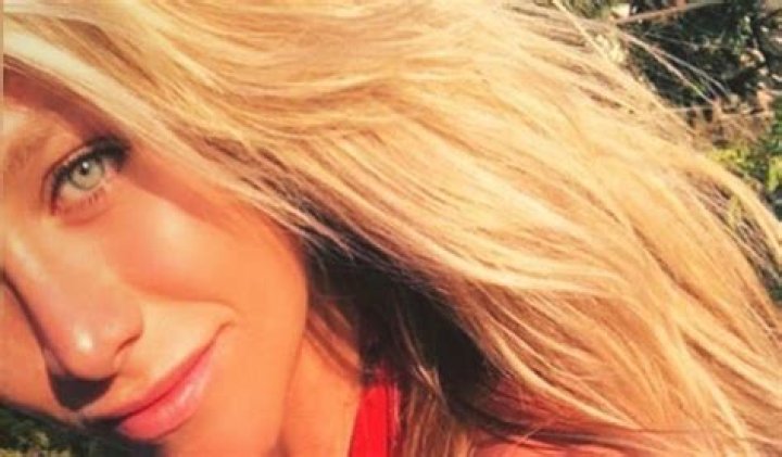 Chloe Madeley in Bathing Suit Has "Day 1 in Paradise" — Celebwell