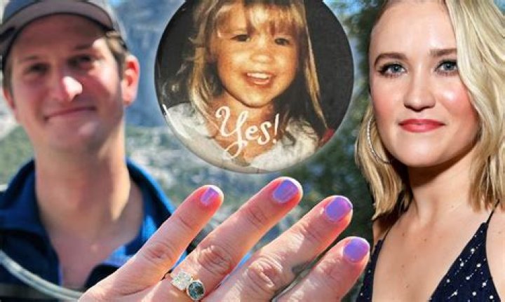 Emily Osment Biography - Childhood, Life, Facts, Family Life of Actress & Singer