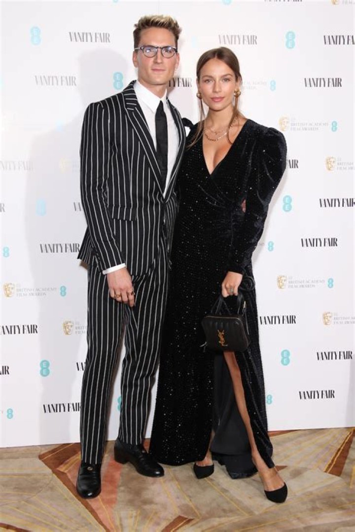 Emma Louise Connolly in Bathing Suit Shows Off "Beachball" Baby Bump — Celebwell