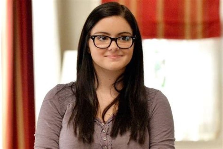 How old is Alex from Modern Family in real life? – Celebrity