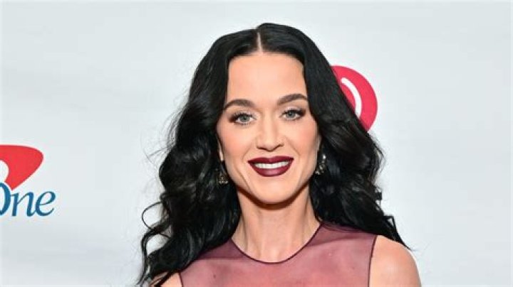 Katy Perry Bra Size, Age, Weight, Height, Measurements