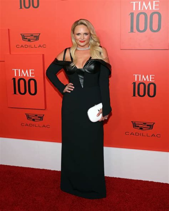 Miranda Lambert in Bathing Suit Has the "Best Girls Weekend" — Celebwell