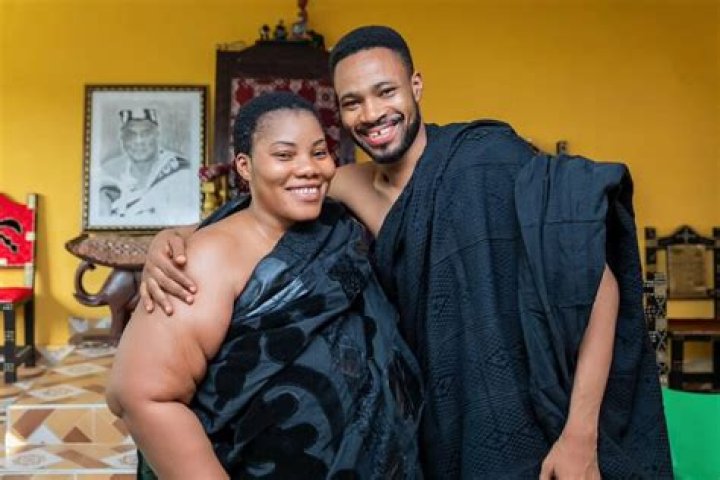 Secret wedding photos of Kofi Adomah and curvy wife pop up