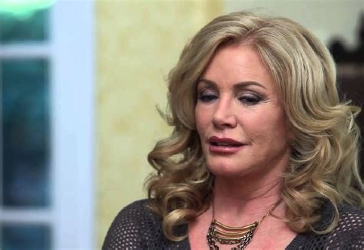 Shannon Tweed Biography - Facts, Childhood, Family Life & Achievements