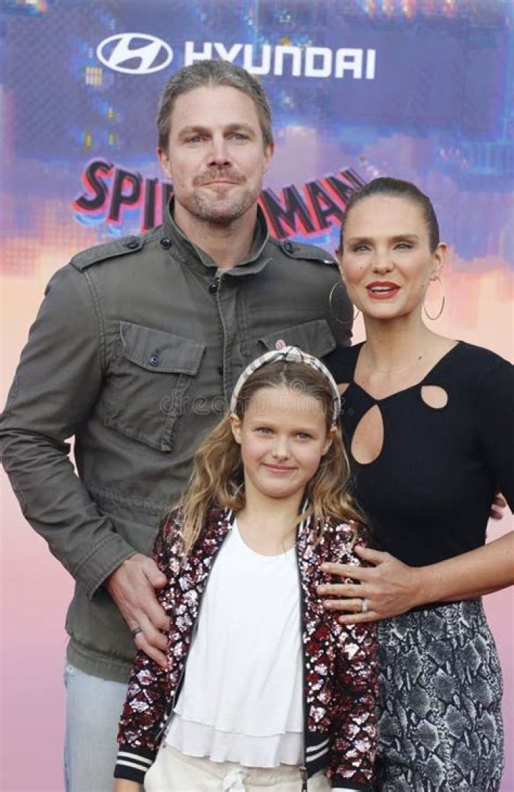 Stephen Amell - Bio, Facts, Family Life of Canadian Actor