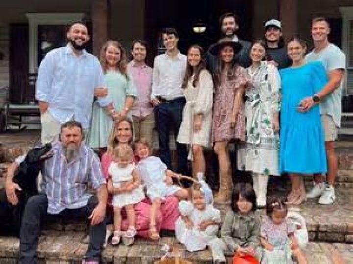 When Did The Robertsons Adopt Rowdy? – Celebrity