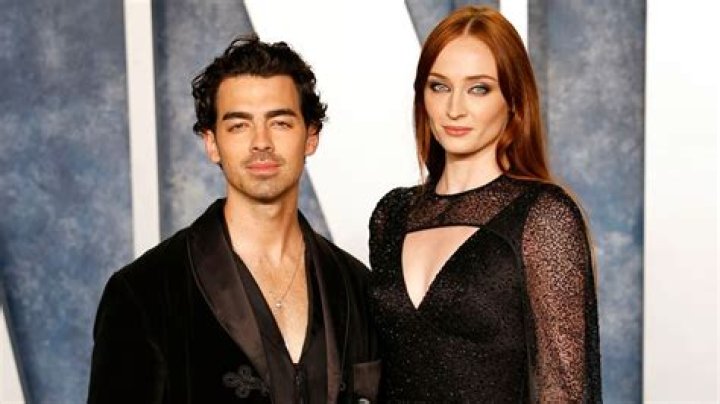 Which Jonas brother Is Getting Divorced? – Celebrity
