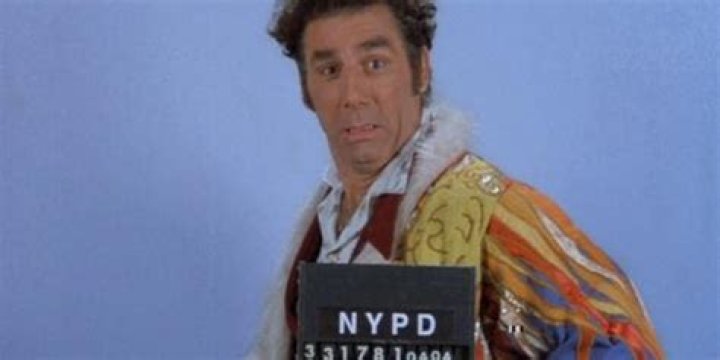 Who Plays The Wig Master Seinfeld? – Celebrity